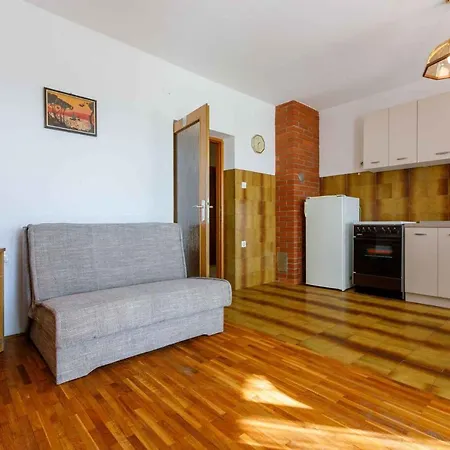 In 5165 Apartment
