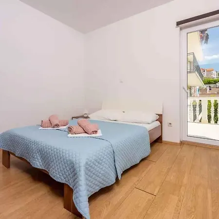 Apartment In 5165