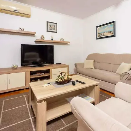 In 5165 Apartment