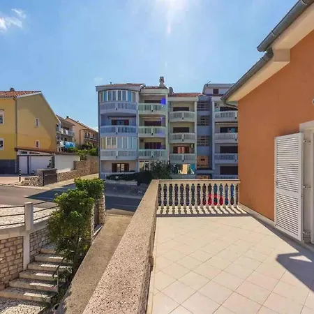 Apartment In 5165 *